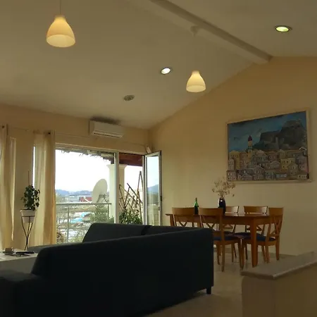 Airport Skyline View Apartment